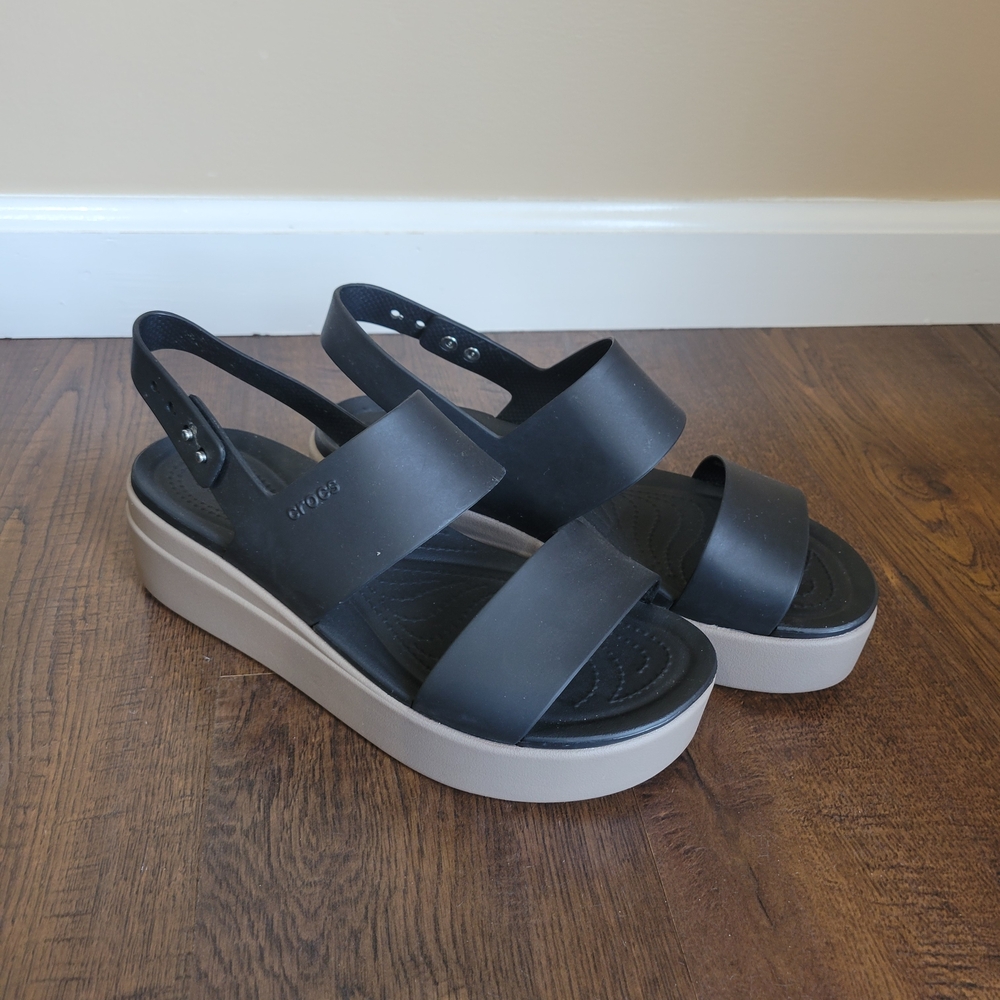 Two Pairs of Sandals - Picture 3 of 7